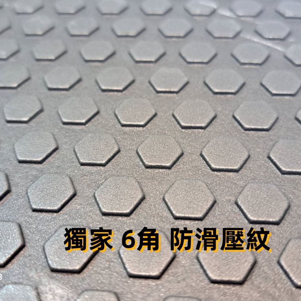 黑白迷彩時尚耐髒設計，可水洗保養，適合居家長時間使用
