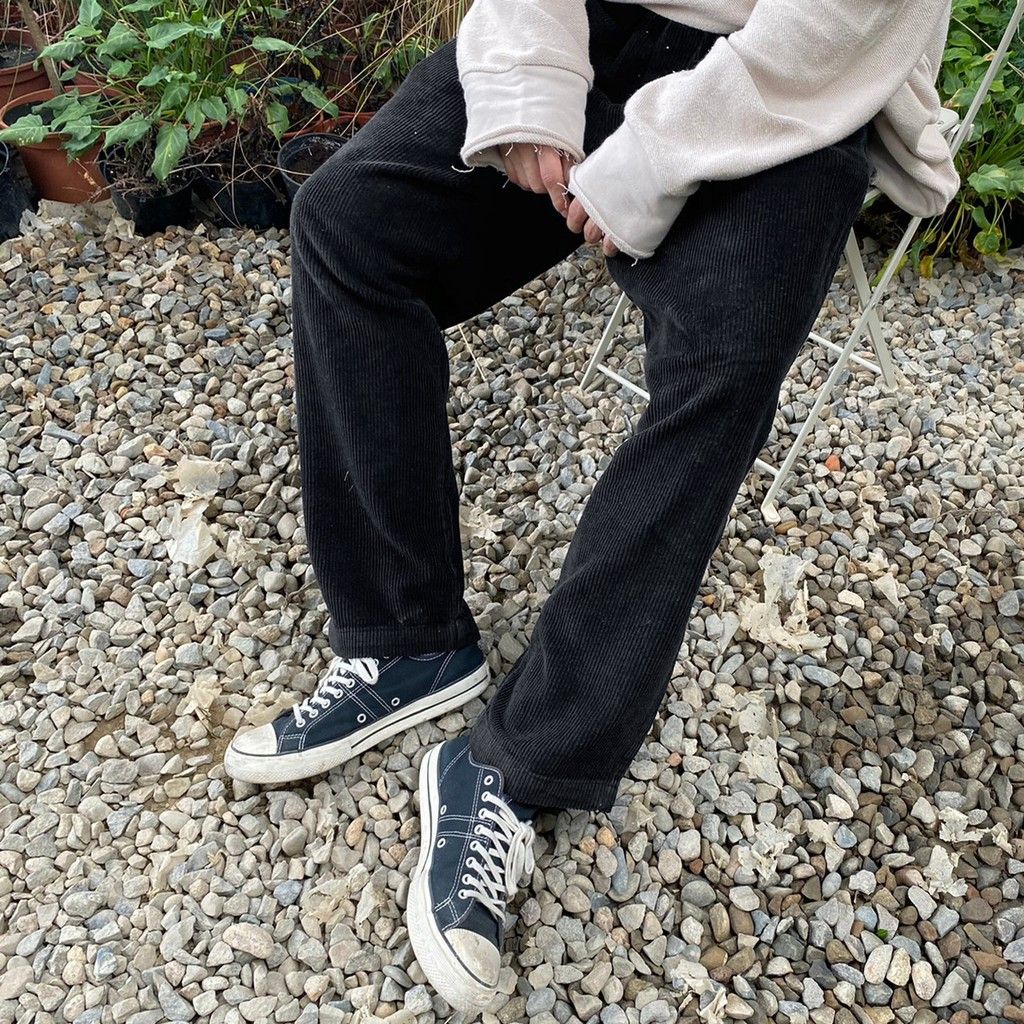 2025【暖冬穿搭】6款超人氣男生燈芯絨褲推薦！保暖又有型、實穿必備｜PTT/Dcard嚴選
